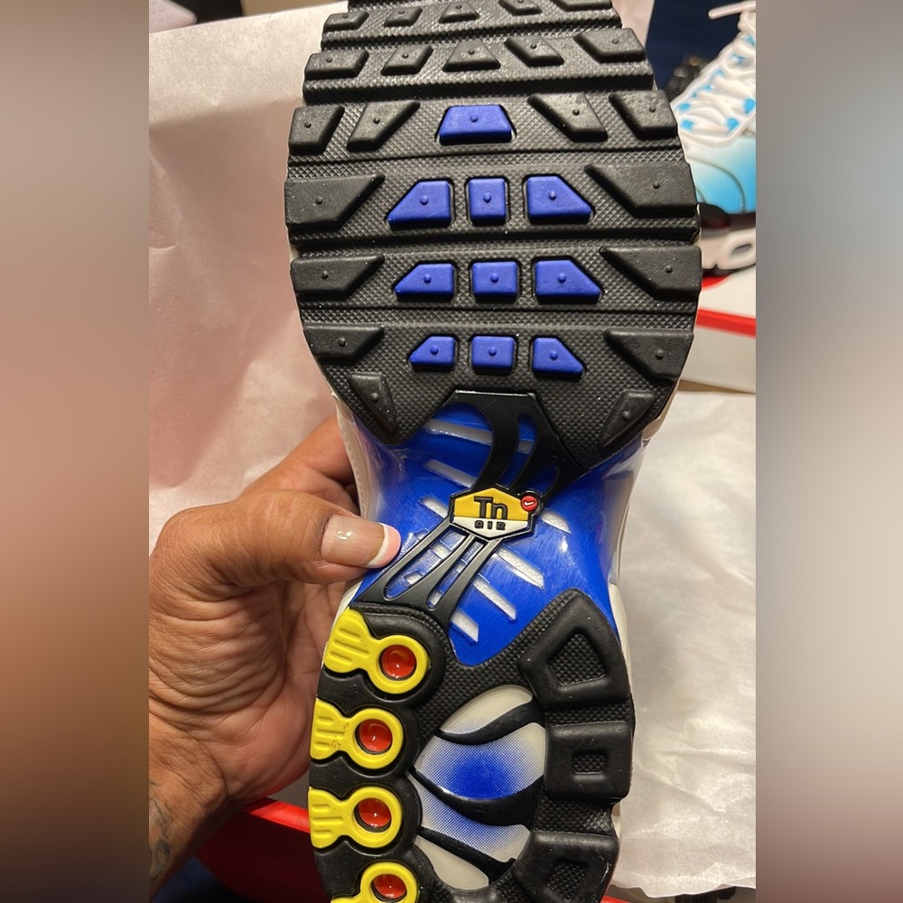 Women’s Air max plus and Jordan 6 retro low